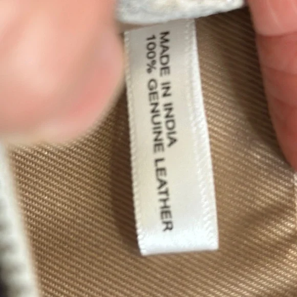 Antonio Melani Silver RFID Credit Card Wallet With Zip Pocket, Slip Pocket NWT - Picture 10 of 14